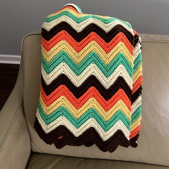 Vintage Chevron Throw - Picture 3 of 4